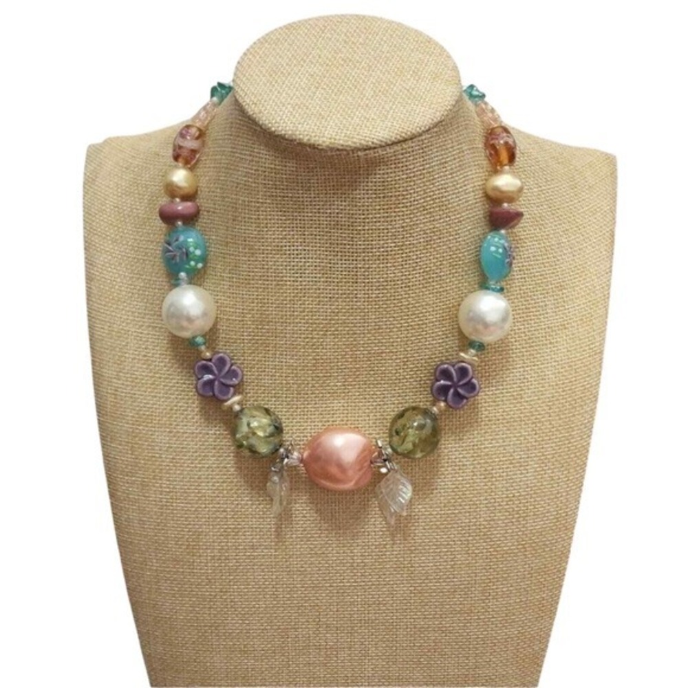 Treska Chunky Beaded Statement Necklace Floral Leaf Pearl Multicolor New